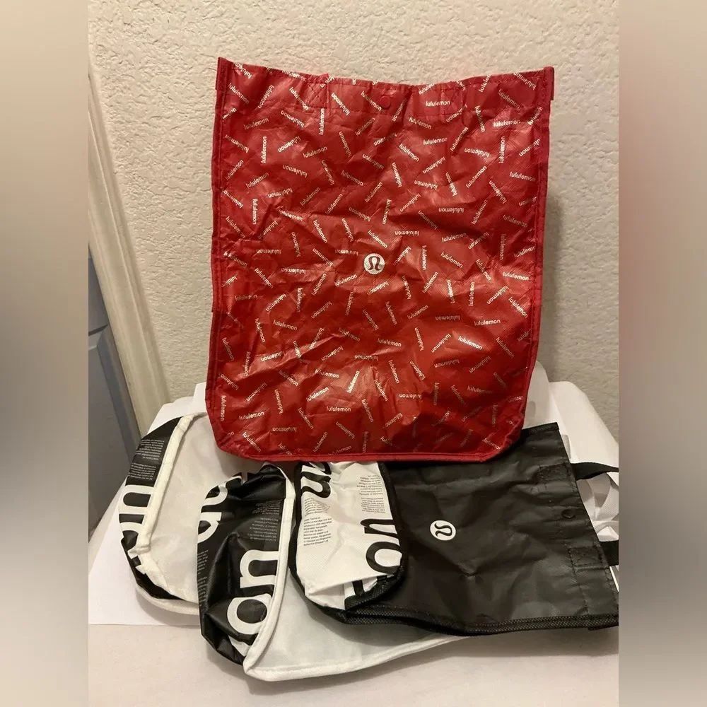 Lot of 4 lululemon athletica large Red and 3 small Black Bag Collection